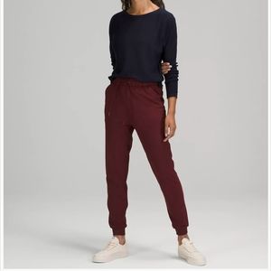 Lululemon Stretch High Rise Jogger in Burgundy Size 8